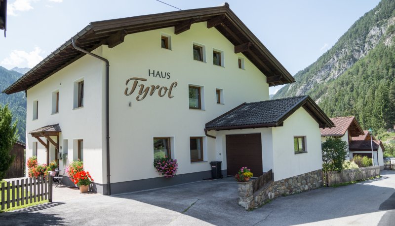 Haus Tyrol Ferienwohnung / Zimmer Pettneu am Arlberg